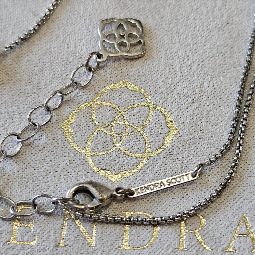 Kendra‎ Scott Silver and White Drusy Pendant Necklace - Picture 7 of 7